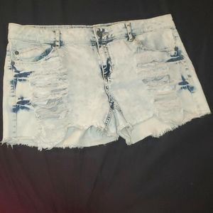 Plus Size Vanilla Star Acid Wash Distressed Shorts